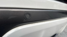 Land Rover Range Rover Evoque 2.0 D200 R-Dynamic SE 5dr Auto Diesel Hatchback